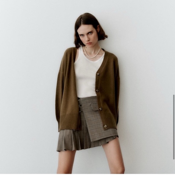 LAST CALL | Discontinued Zara Plaid Mini Skirt | Size MED - Picture 3 of 7